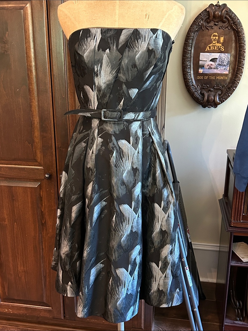 WHBM Sz 4 Strapless Black Gray Painted-Brush Pleated Flare Mini Dress